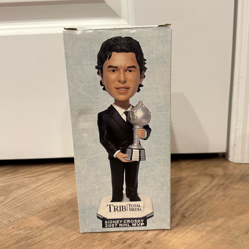 SIDNEY CROSBY 2007 NHL MVP PITTSBURGH PENGUINS BOBBLEHEAD in box.